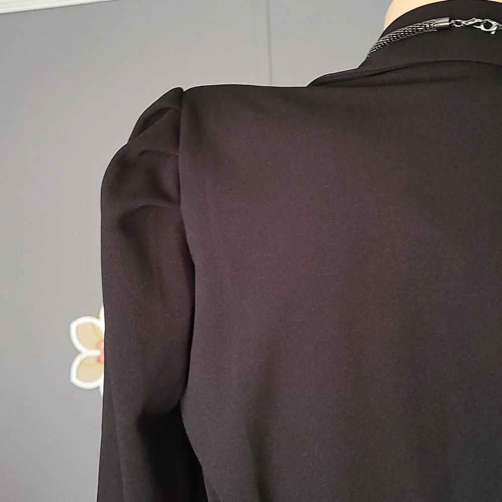 MAKE AN OFFER! IMPORTED BLAZER WORK OR PLAY - Picture 12 of 17